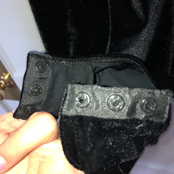 Black velvet body suit - Picture 3 of 3